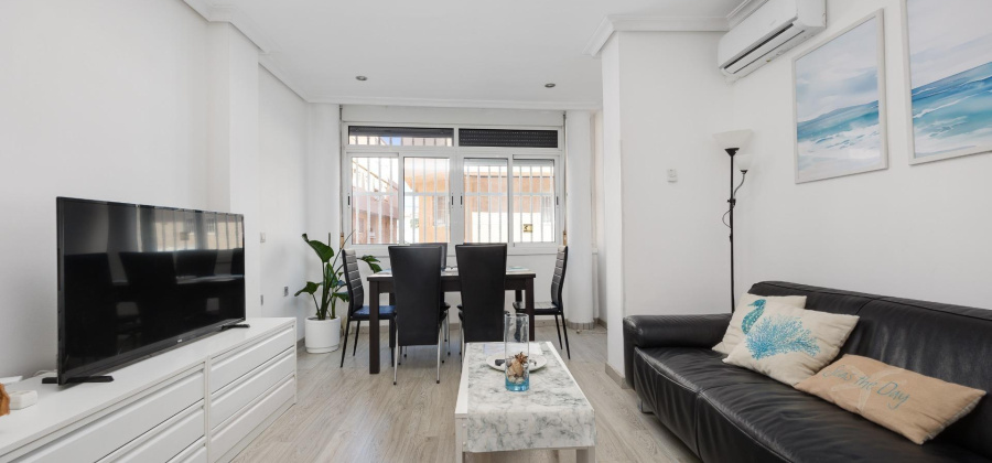 Torrevieja, Alicante, 3 Bedrooms Bedrooms, ,1 BathroomBathrooms,Apartment,Resale,0,7563275220800402