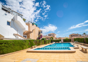 Alicante, Alicante, 4 Bedrooms Bedrooms, ,2 BathroomsBathrooms,Apartment,Resale,0,103536238510365392