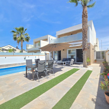 Villa in Alicante *, Pilar de la Horadada *