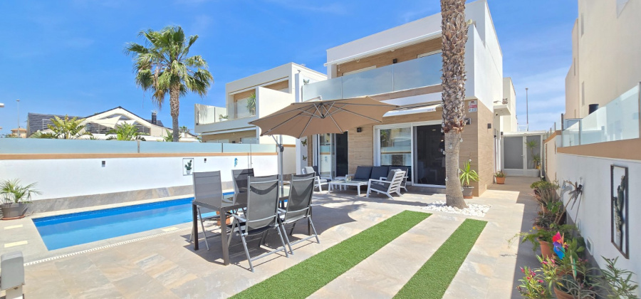 Pilar de la Horadada *, Alicante *, 3 Bedrooms Bedrooms, ,2 BathroomsBathrooms,Villa,Resale,0,9996874143843248