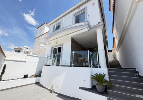Villamartin, Alicante, 3 Bedrooms Bedrooms, ,2 BathroomsBathrooms,Villa,Resale,0,103186212087646672