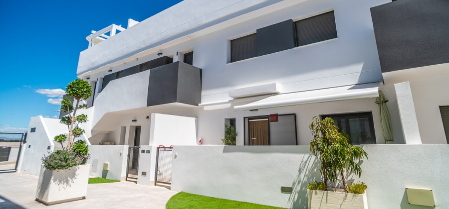 Torrevieja, Alicante, 3 Bedrooms Bedrooms, ,3 BathroomsBathrooms,Apartment,Resale,0,10353688190458296