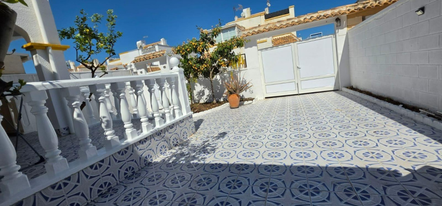 Torrevieja, Alicante, 3 Bedrooms Bedrooms, ,2 BathroomsBathrooms,Townhouse,Resale,0,75632618813243968