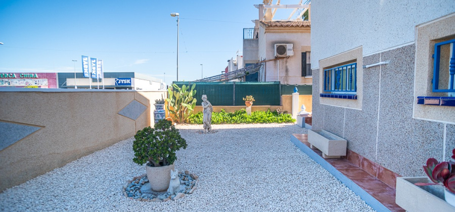 ORIHUELA COSTA, Alicante, 2 Bedrooms Bedrooms, ,1 BathroomBathrooms,Villa,Resale,0,103536236493235872