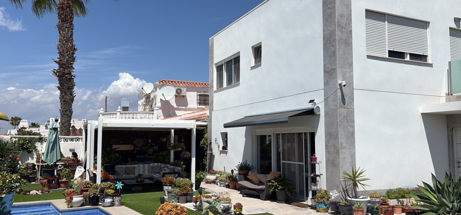 Torrevieja, Alicante, 2 Bedrooms Bedrooms, ,1 BathroomBathrooms,Villa,Resale,0,103536100466639424