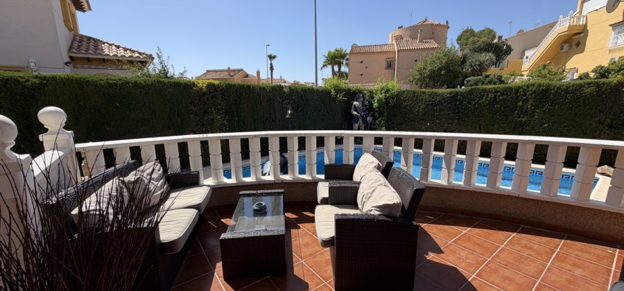 Villamartin, Alicante, 4 Bedrooms Bedrooms, ,3 BathroomsBathrooms,Villa,Resale,0,103186220775090112