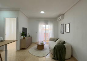 Torrevieja, Alicante, 2 Bedrooms Bedrooms, ,1 BathroomBathrooms,Apartment,Resale,0,75632374478123872