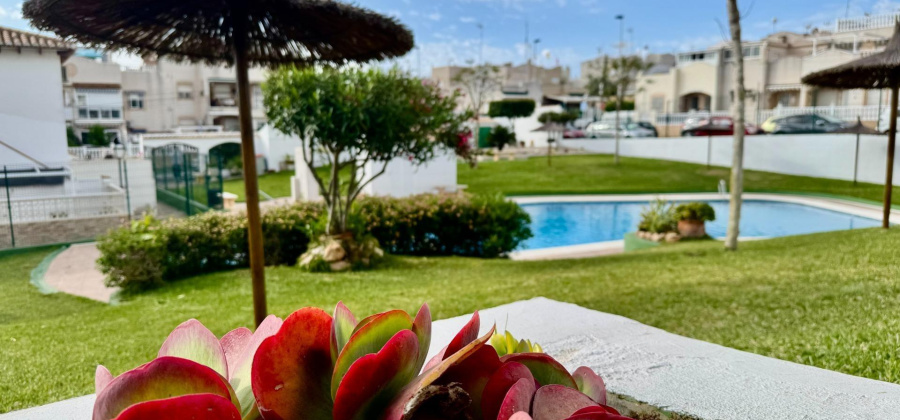 Torrevieja, Alicante, 2 Bedrooms Bedrooms, ,1 BathroomBathrooms,Bungalow,Resale,0,75632210724510160