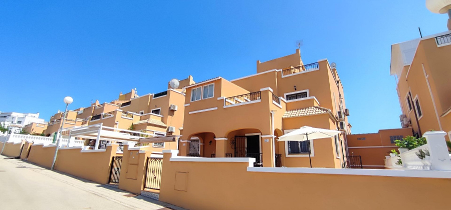 Orihuela Costa, Alicante, 3 Bedrooms Bedrooms, ,2 BathroomsBathrooms,Townhouse,Resale,0,75632208127621760
