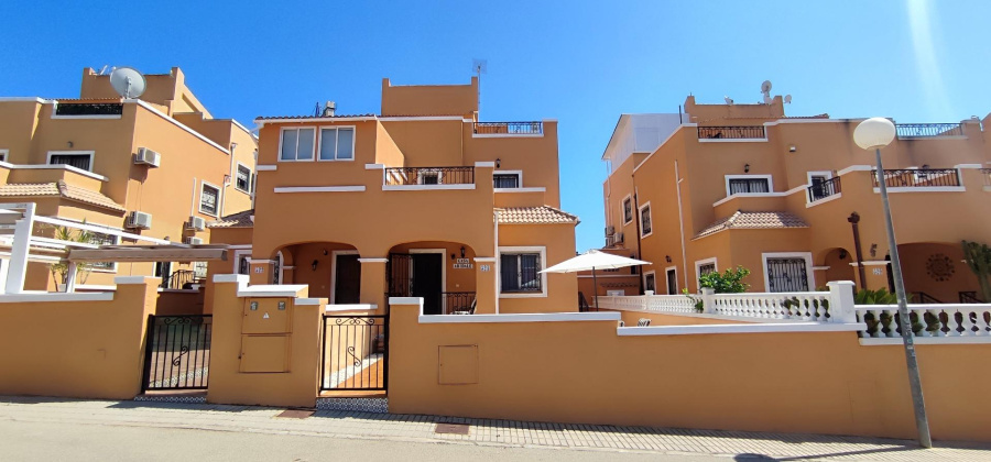Orihuela Costa, Alicante, 3 Bedrooms Bedrooms, ,2 BathroomsBathrooms,Townhouse,Resale,0,75632208127621760