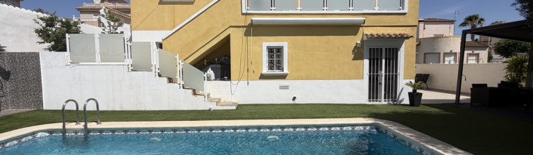 Villamartin, Alicante, 3 Bedrooms Bedrooms, ,3 BathroomsBathrooms,Villa,Resale,0,103186298843216336