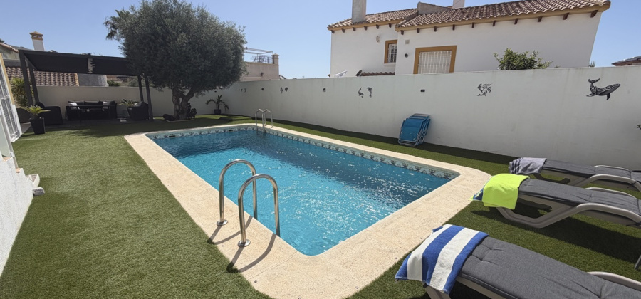 Villamartin, Alicante, 3 Bedrooms Bedrooms, ,3 BathroomsBathrooms,Villa,Resale,0,103186298843216336