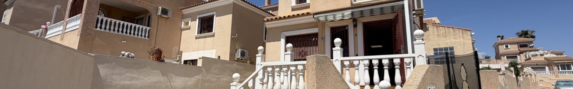 Villamartin, Alicante, 3 Bedrooms Bedrooms, ,1 BathroomBathrooms,Villa,Resale,0,103186103891043536