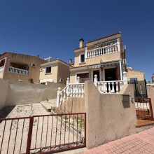 Villamartin, Alicante, 3 Bedrooms Bedrooms, ,1 BathroomBathrooms,Villa,Resale,0,103186103891043536