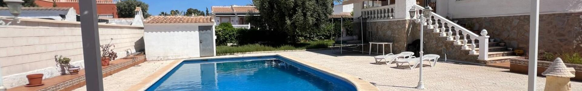 Torrevieja, Alicante, 5 Bedrooms Bedrooms, ,2 BathroomsBathrooms,Villa,Resale,0,75632227659512512