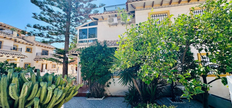 Orihuela Costa, Alicante, 2 Bedrooms Bedrooms, ,1 BathroomBathrooms,Villa,Resale,0,75632228190217904