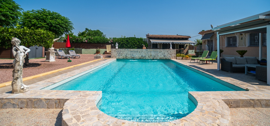 CATRAL, Alicante, 3 Bedrooms Bedrooms, ,4 BathroomsBathrooms,Villa,Resale,0,103536216113599632