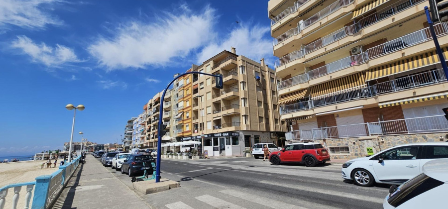 Torrevieja, Alicante, 2 Bedrooms Bedrooms, ,1 BathroomBathrooms,Apartment,Resale,0,75632138884396624