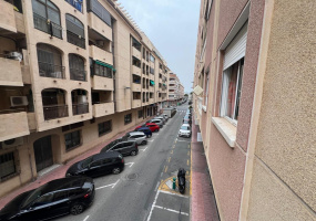 Torrevieja, Alicante, 2 Bedrooms Bedrooms, ,1 BathroomBathrooms,Apartment,Resale,0,7563269546190025