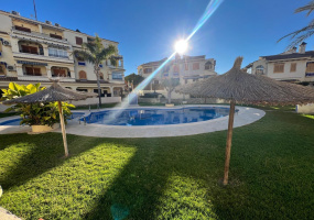 Torrevieja, Alicante, 2 Bedrooms Bedrooms, ,1 BathroomBathrooms,Apartment,Resale,0,7563270117474996