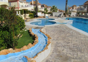 Torrevieja, Alicante, 3 Bedrooms Bedrooms, ,2 BathroomsBathrooms,Villa,Resale,0,7563270138569592