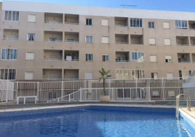 Torrevieja, Alicante, 2 Bedrooms Bedrooms, ,1 BathroomBathrooms,Apartment,Resale,0,7563274442134914