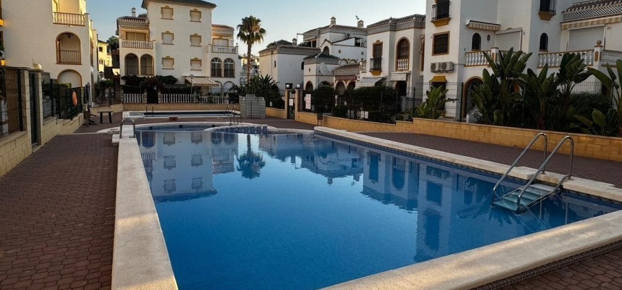 Torrevieja, Alicante, 3 Bedrooms Bedrooms, ,1 BathroomBathrooms,Apartment,Resale,0,7563274634540872