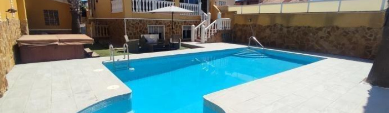 Torrevieja, Alicante, 6 Bedrooms Bedrooms, ,4 BathroomsBathrooms,Villa,Resale,0,7563294893205670