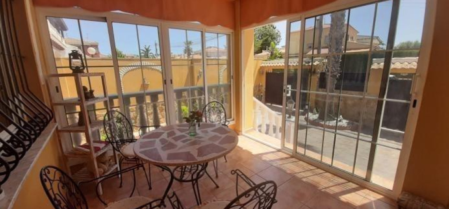 Torrevieja, Alicante, 6 Bedrooms Bedrooms, ,4 BathroomsBathrooms,Villa,Resale,0,7563294893205670