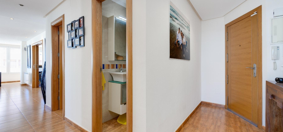 Torrevieja, Alicante, 3 Bedrooms Bedrooms, ,1 BathroomBathrooms,Apartment,Resale,0,7563296727382964