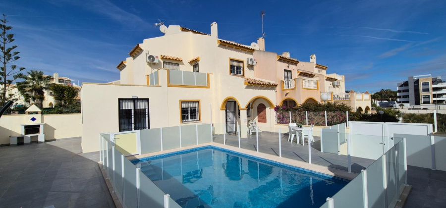 Orihuela Costa, Alicante, 2 Bedrooms Bedrooms, ,2 BathroomsBathrooms,Villa,Resale,0,75632107695090544