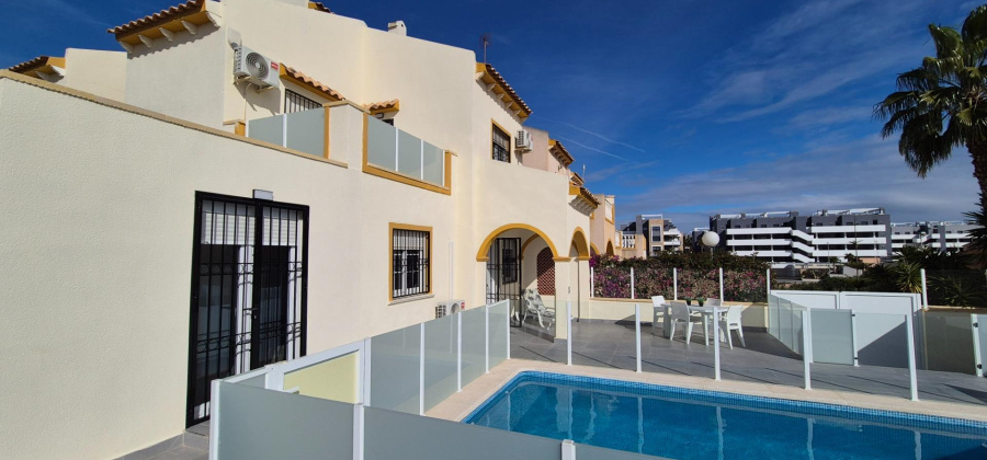 Orihuela Costa, Alicante, 2 Bedrooms Bedrooms, ,2 BathroomsBathrooms,Villa,Resale,0,75632107695090544