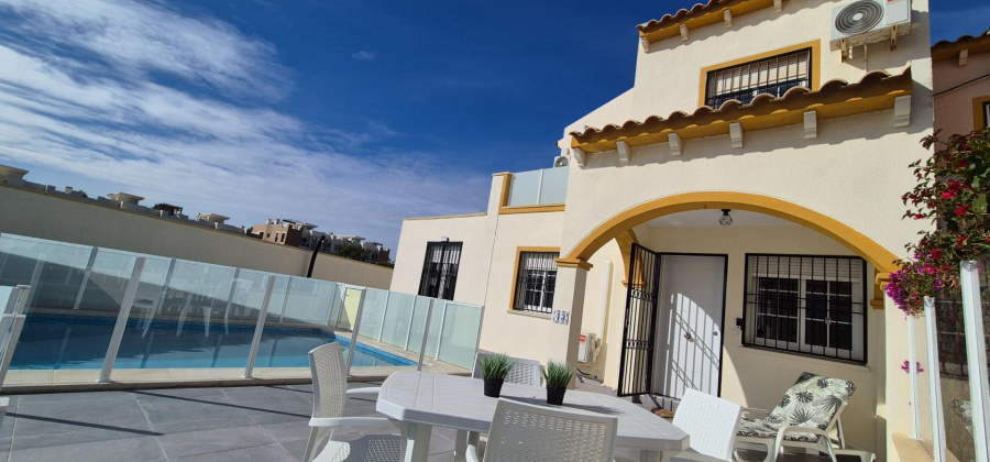 Orihuela Costa, Alicante, 2 Bedrooms Bedrooms, ,2 BathroomsBathrooms,Villa,Resale,0,75632107695090544