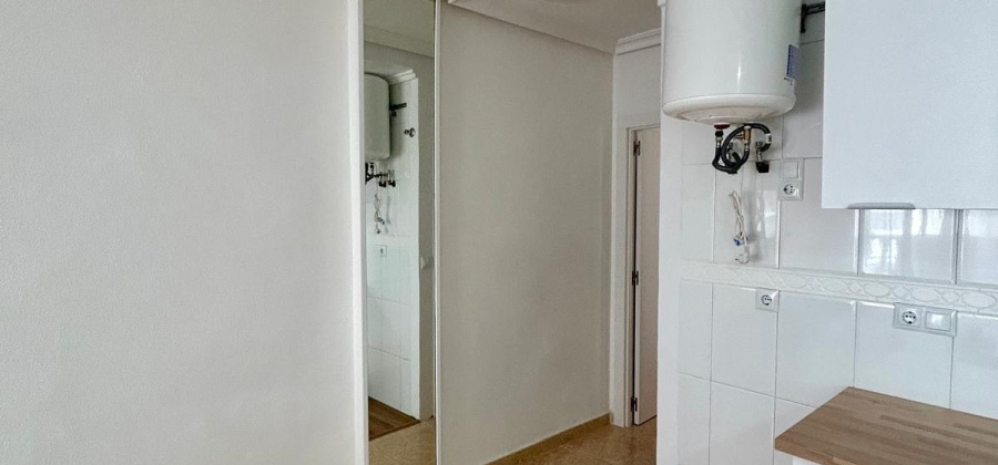 Torrevieja, Alicante, 2 Bedrooms Bedrooms, ,1 BathroomBathrooms,Apartment,Resale,0,75632139990578048