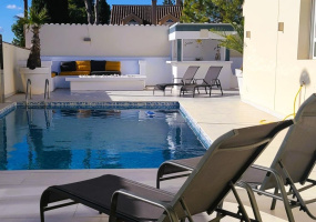 Torrevieja, Alicante, 4 Bedrooms Bedrooms, ,3 BathroomsBathrooms,Villa,Resale,0,75632148283608000