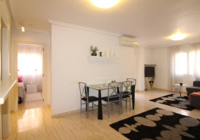 Torrevieja, Alicante, 2 Bedrooms Bedrooms, ,1 BathroomBathrooms,Apartment,Resale,0,75632160934627424