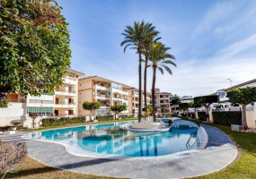 Torrevieja, Alicante, 2 Bedrooms Bedrooms, ,2 BathroomsBathrooms,Townhouse,Resale,0,75632165358372176 Torrevieja, Alicante, 2 Bedrooms Bedrooms, ,2 BathroomsBathrooms,Townhouse,Resale,0,75632165358372176