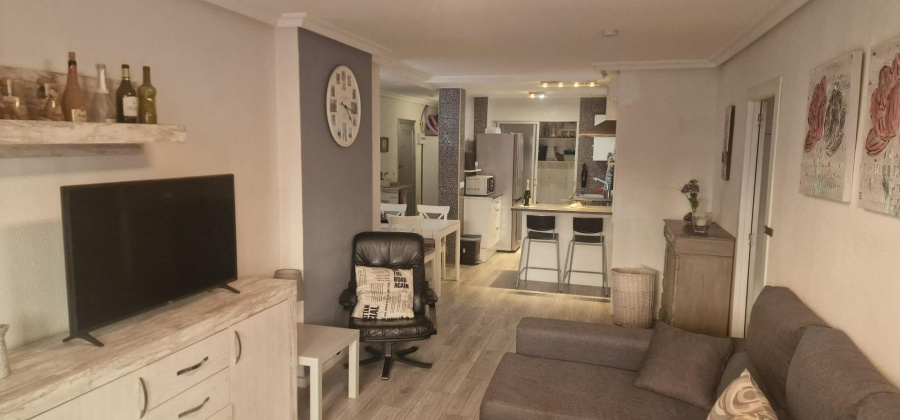 Torrevieja, Alicante, 3 Bedrooms Bedrooms, ,2 BathroomsBathrooms,Apartment,Resale,0,75632169007961472
