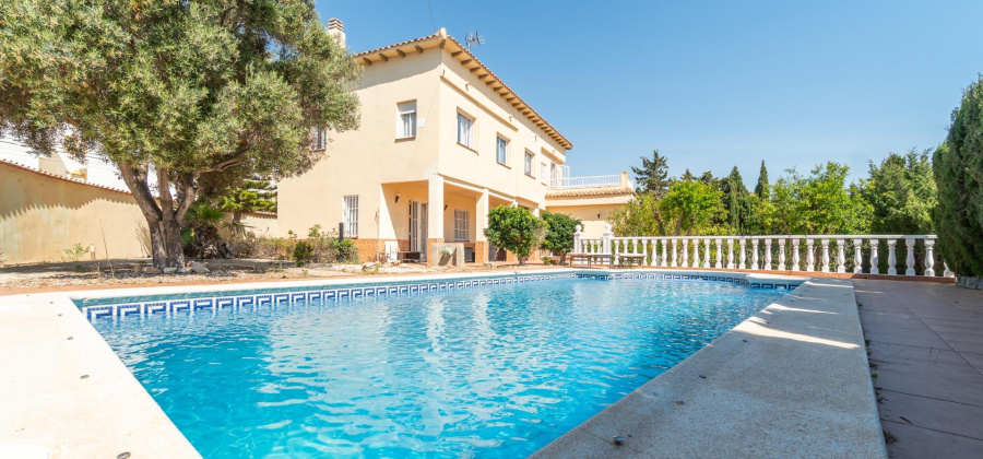 Torrevieja, Alicante, 4 Bedrooms Bedrooms, ,3 BathroomsBathrooms,Villa,Resale,0,75632173786126176