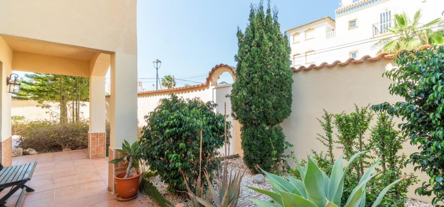 Torrevieja, Alicante, 4 Bedrooms Bedrooms, ,3 BathroomsBathrooms,Villa,Resale,0,75632173786126176
