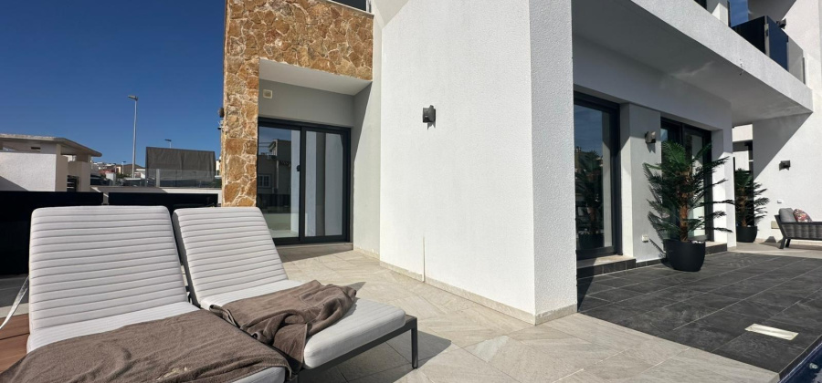 Torrevieja, Alicante, 4 Bedrooms Bedrooms, ,4 BathroomsBathrooms,Villa,Resale,0,75632206732240992