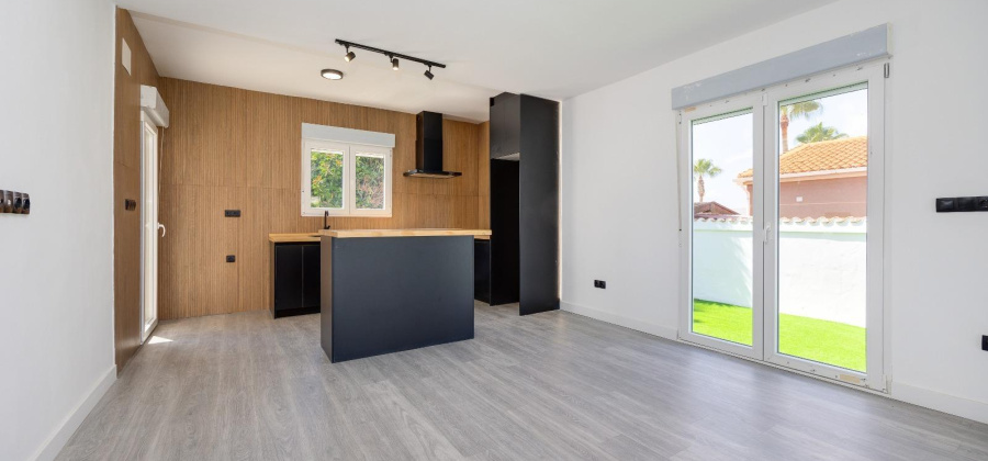 Torrevieja, Alicante, 4 Bedrooms Bedrooms, ,3 BathroomsBathrooms,Villa,Resale,0,75632223457886864