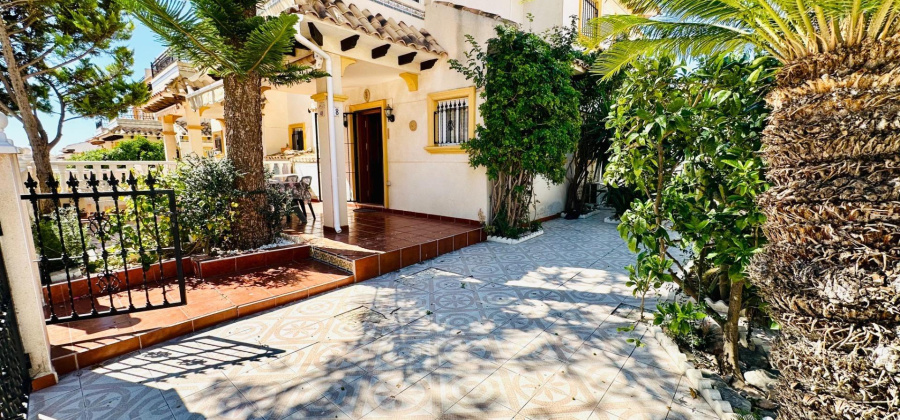 Orihuela Costa, Alicante, 2 Bedrooms Bedrooms, ,1 BathroomBathrooms,Villa,Resale,0,75632228190217904