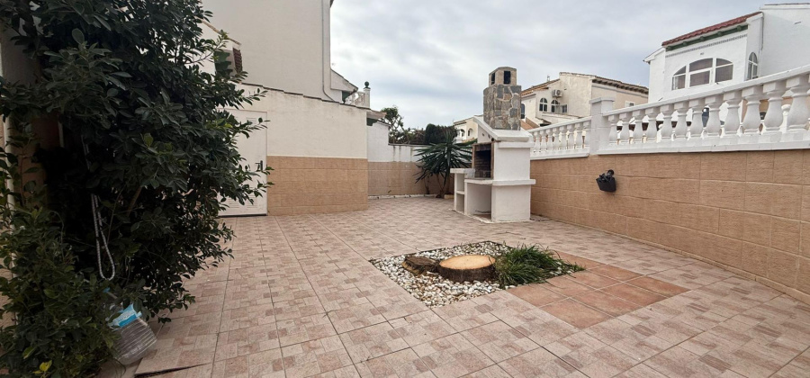 Torrevieja, Alicante, 2 Bedrooms Bedrooms, ,2 BathroomsBathrooms,Villa,Resale,0,75632236314646720