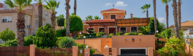 Torrevieja, Alicante, 4 Bedrooms Bedrooms, ,3 BathroomsBathrooms,Villa,Resale,0,75632240519194800
