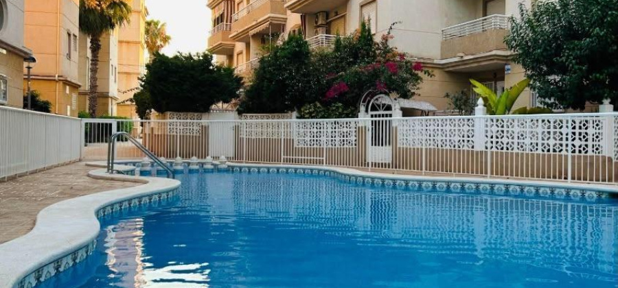 Torrevieja, Alicante, 2 Bedrooms Bedrooms, ,1 BathroomBathrooms,Apartment,Resale,0,75632244890891360