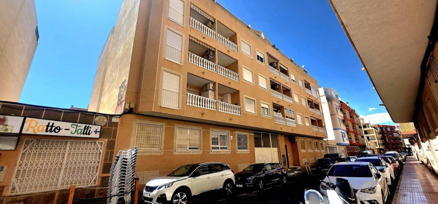 Torrevieja, Alicante, 2 Bedrooms Bedrooms, ,1 BathroomBathrooms,Apartment,Resale,0,75632246745957568