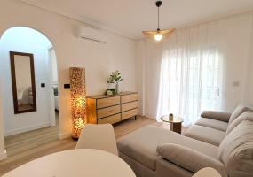 Torrevieja, Alicante, 2 Bedrooms Bedrooms, ,1 BathroomBathrooms,Apartment,Resale,0,75632280065701200