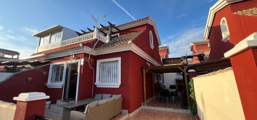 Torrevieja, Alicante, 3 Bedrooms Bedrooms, ,1 BathroomBathrooms,Villa,Resale,0,75632284095923008