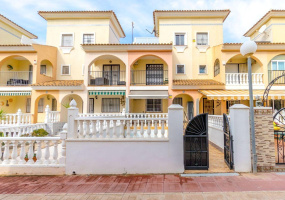 Orihuela Costa, Alicante, 3 Bedrooms Bedrooms, ,1 BathroomBathrooms,Townhouse,Resale,0,75632297431049024